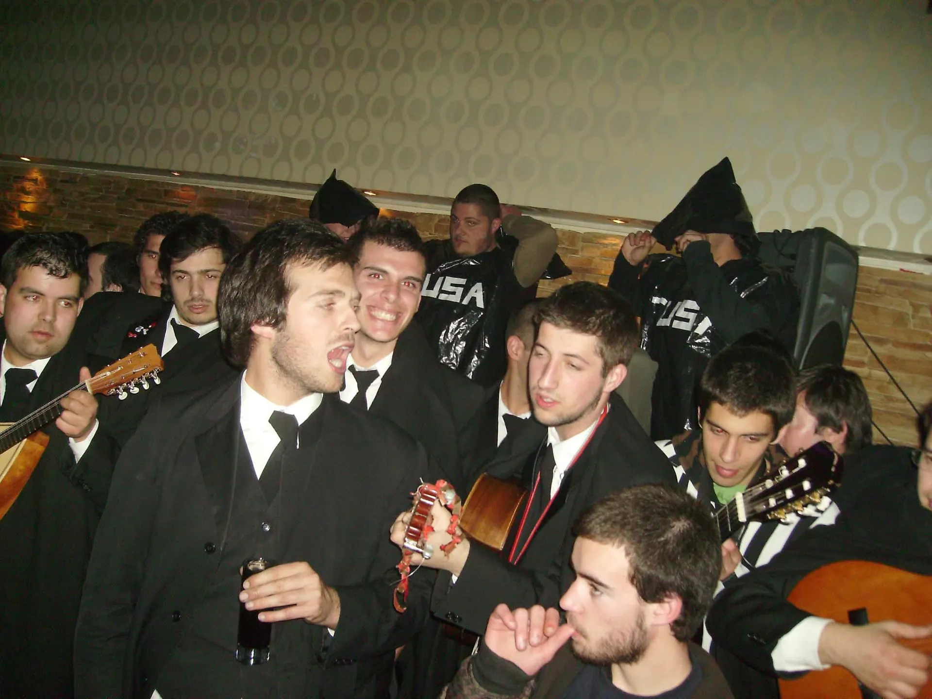 "Cumbibio" com os Gatunos no Double Face